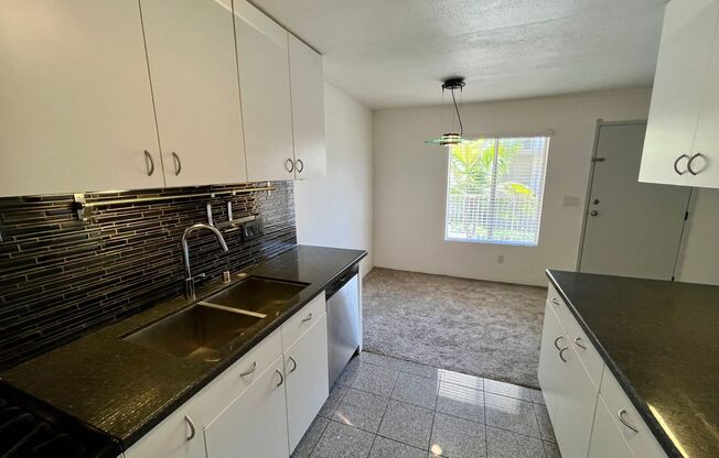 Upgraded 2BD/2BA Condo in Del Mar Bluffs