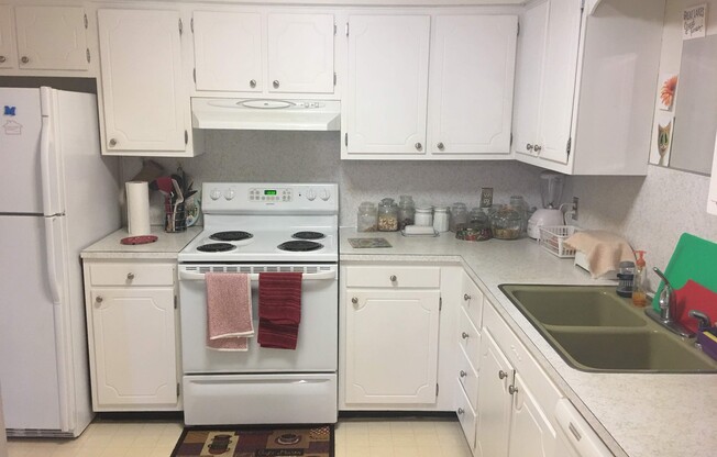 2 beds, 1 bath, $1,650