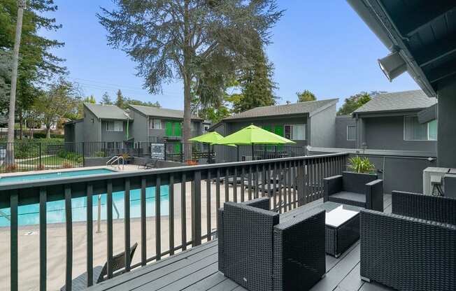 Balcony/Pool Area