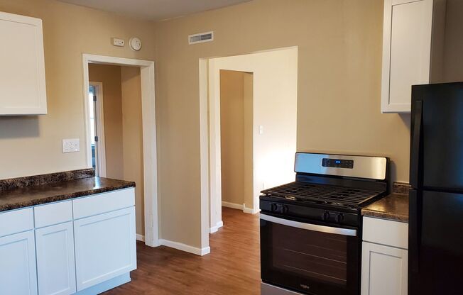 4 beds, 1 bath, 1,800 sqft, $1,795, Unit Upper