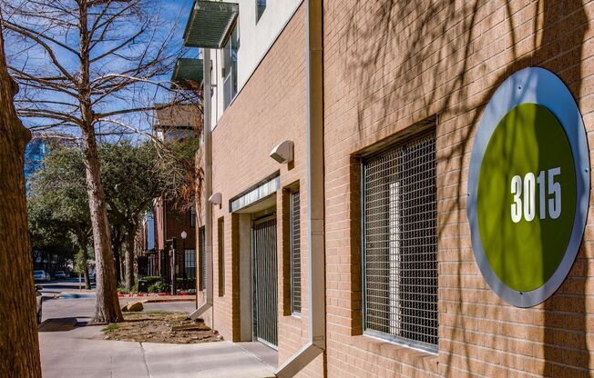 1 bed, 1 bath, $1,700, Unit # 2B