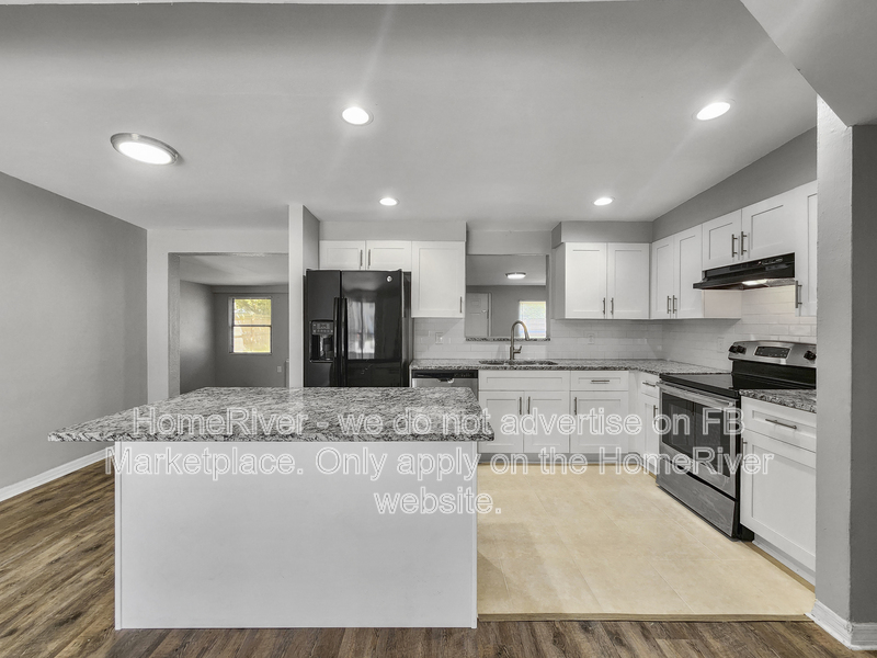 2120 CATALINA DR