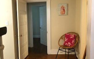 2 beds, 1 bath, $2,200, Unit 1R