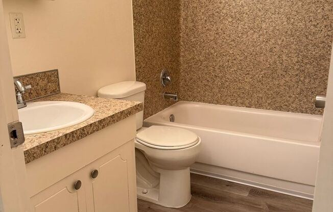 1 bed, 1 bath, 750 sqft, $1,250, Unit 119-4938
