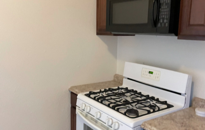 COMING SOON! Charming 2 Bed 1 Bath Apartment in Tolleson