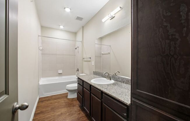 3 beds, 2 baths, 1,248 sqft, $1,959, Unit 918