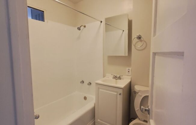 1 bed, 1 bath, 515 sqft, $1,750, Unit 5