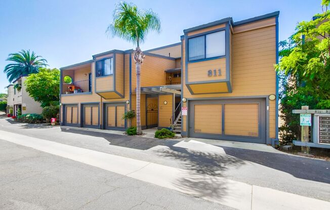 Prime Carlsbad Location - Move in Ready!