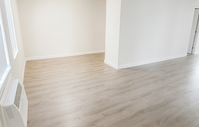 2 beds, 1 bath, 840 sqft, $1,850, Unit 2700 - 1D