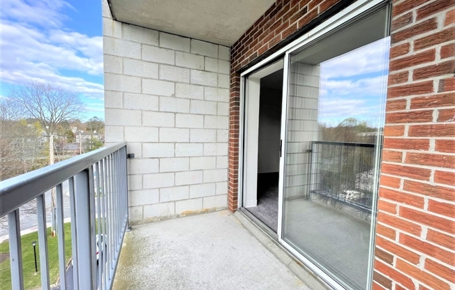 2 beds, 1 bath, 800 sqft, $2,200, Unit 43