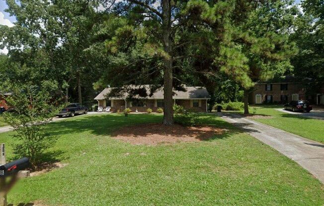 125 Meadowbrook Ct, Unit A: 2BD, 1BA Brick, Ranch Duplex for Rent in Fayetteville! AVAILABLE DEC. 2024!