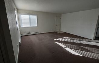 2 beds, 1 bath, $925, Unit M73A-M73A