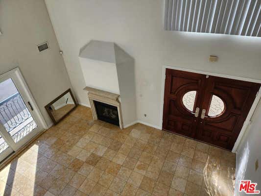 2 beds, 3 baths, 1,800 sqft, $5,000, Unit 104