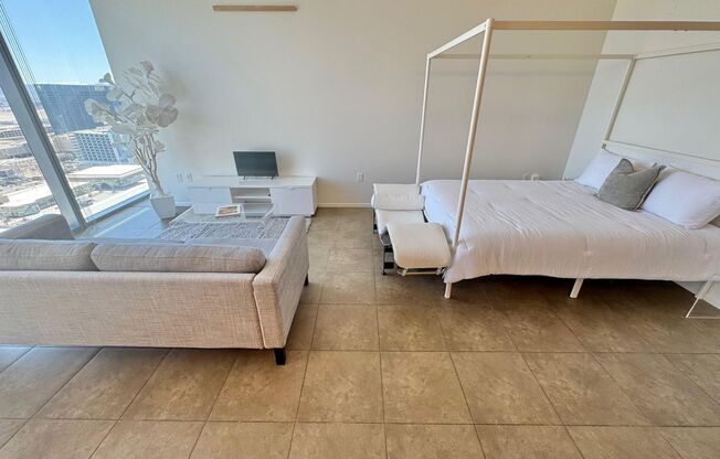 1 bed, 1 bath, $2,400, Unit # 2204
