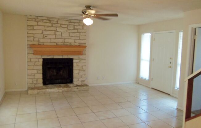 Cute Duplex in Pflugerville - 3 bedrooms and 2 baths