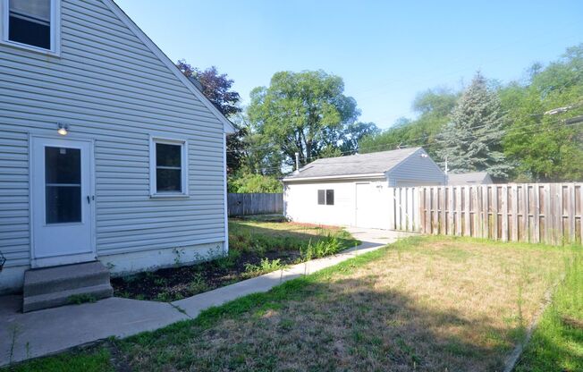 Beautiful 3 Bed 1 Bath Home With Fence and Garage