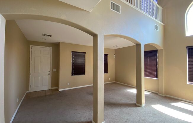 POOL! 3-CAR GARAGE, 4 BED/2.5 BATH with LOFT - LV 89115