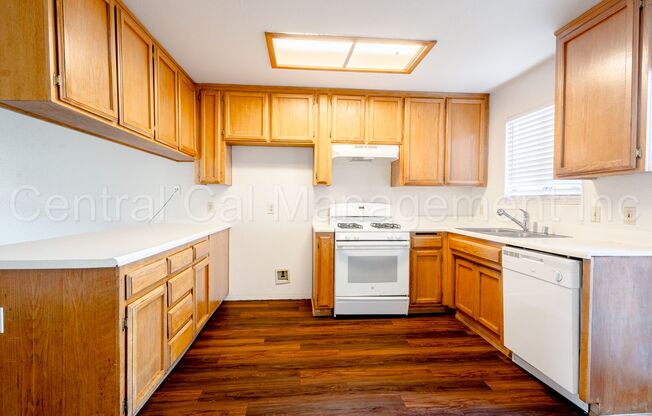 3 beds, 2 baths, 1,100 sqft, $1,795, Unit Apt A