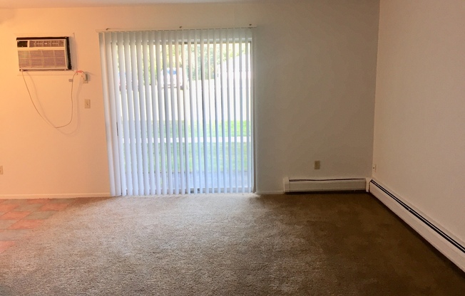 1 bed, 1 bath, 800 sqft, $1,195, Unit 11