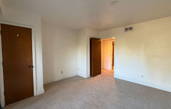 1 bed, 1 bath, $1,300