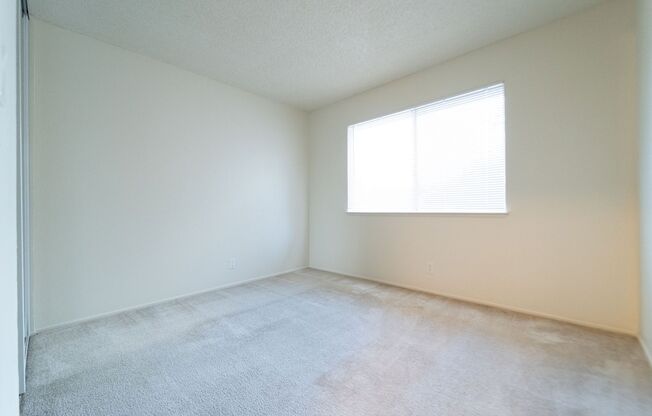 2 beds, 1 bath, 760 sqft, $2,450, Unit 26