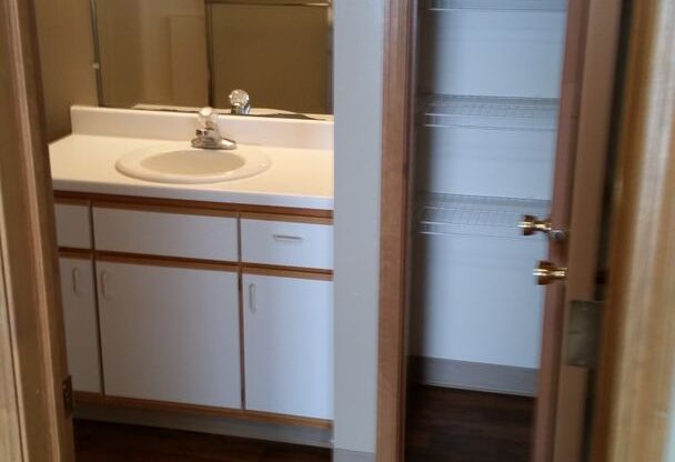 2 beds, 2 baths, 989 sqft, $1,189, Unit 2-303