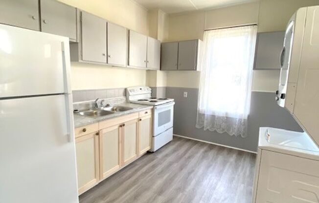 3 beds, 1 bath, $1,395