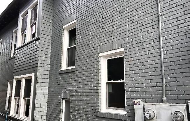 2111-2119 Murray Ave
