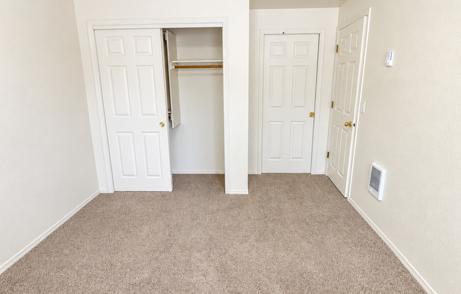 2 beds, 1 bath, 868 sqft, $1,400, Unit 151