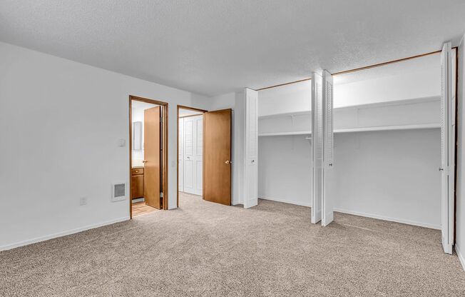 2 beds, 2 baths, 1,220 sqft, $2,300, Unit 1513