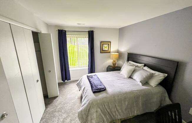 huge master bedroom apartment Maple Place Apartments - Southfield MI