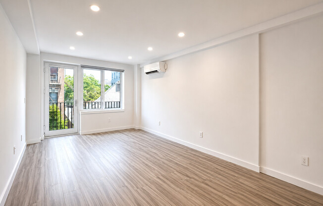 1 bed, 1 bath, $3,350, Unit 4A