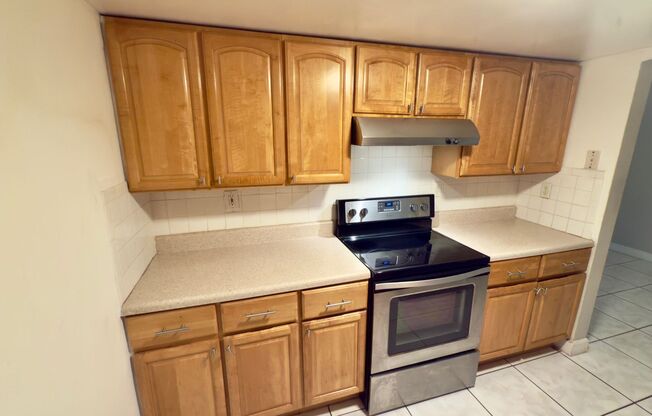 Spacious 1-Bed Condo in Sutton House – 974 SF, East of Biscayne