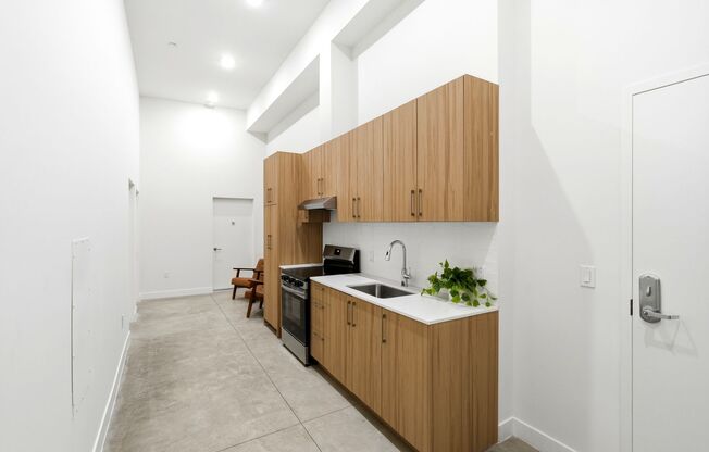 Studio, 1 bath, 473 sqft, $2,045, Unit 203-D