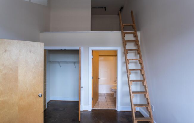 2 beds, 2 baths, 900 sqft, $1,850, Unit 205