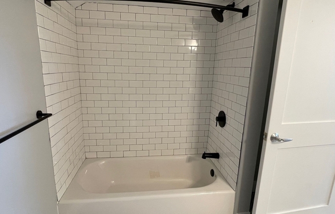 Studio, 1 bath, 420 sqft, $2,000, Unit 22