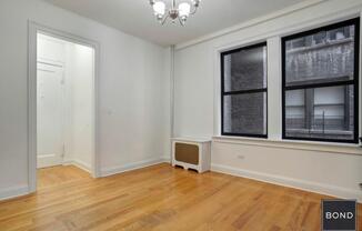 1 bed, 1 bath, $3,495, Unit 712