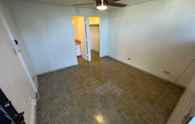 Studio, 1 bath, 210 sqft, $987, Unit 902