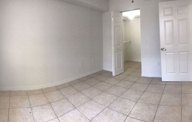 3 beds, 2 baths, 1,079 sqft, $2,900, Unit 13820-205