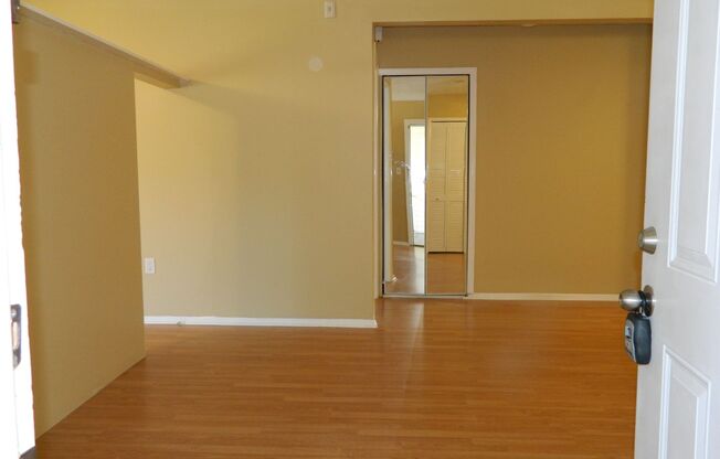 1 Bed / 1 Bath Condo with Balcony – Seminole County – Water Included!