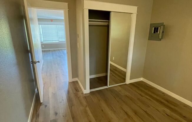 1 bed, 1 bath, 415 sqft, $1,395, Unit 32