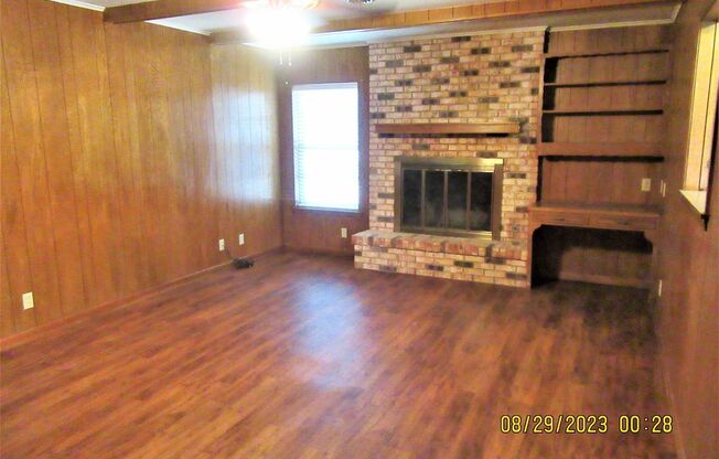 3 beds, 2 baths, $1,850