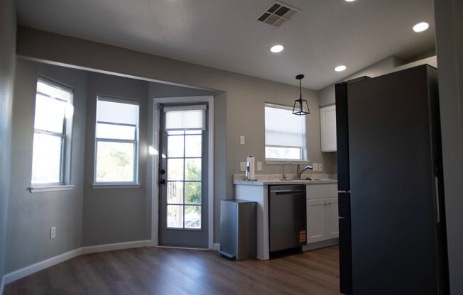 Three bedroom unit with community pool