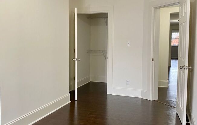 2 beds, 1 bath, $1,650, Unit 1022-4