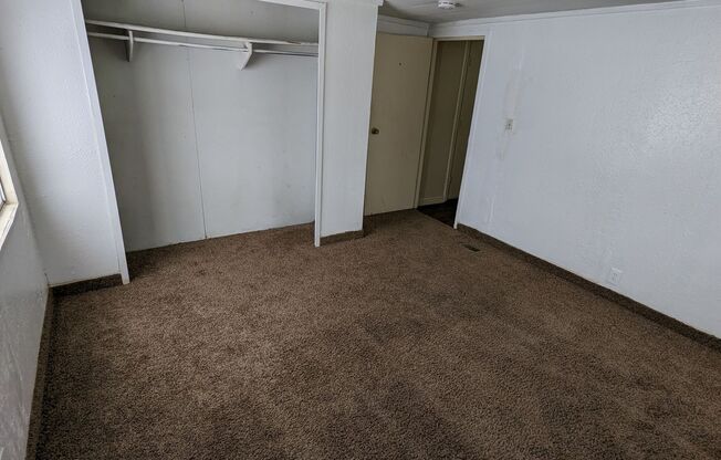 3 beds, 1 bath, 778 sqft, $1,195, Unit #6