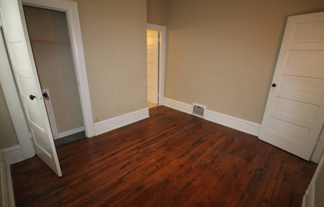 3 beds, 1 bath, $1,350, Unit 195 E. Maynard Ave