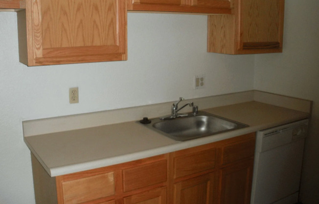 2 Bed 2 Bath Duplex!