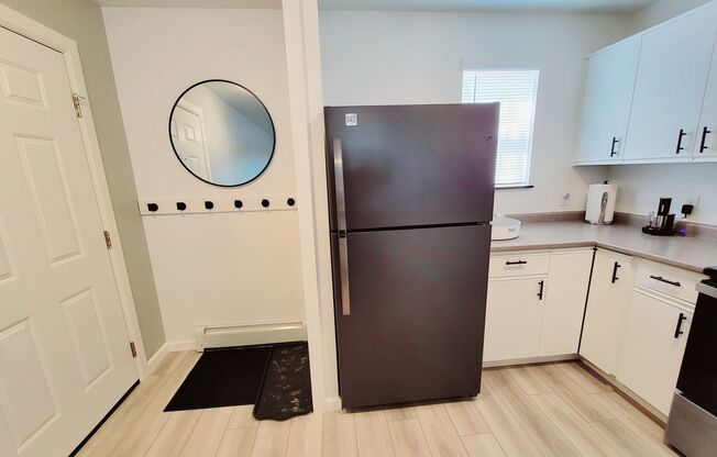 2 beds, 2 baths, 915 sqft, $2,575, Unit 4346-15