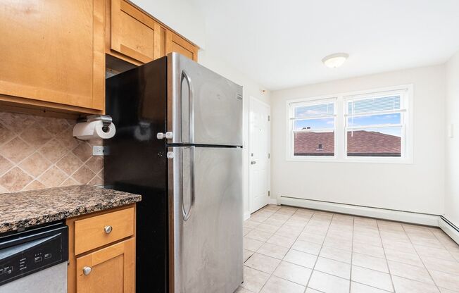 2 beds, 1 bath, $1,795, Unit Apt #3B