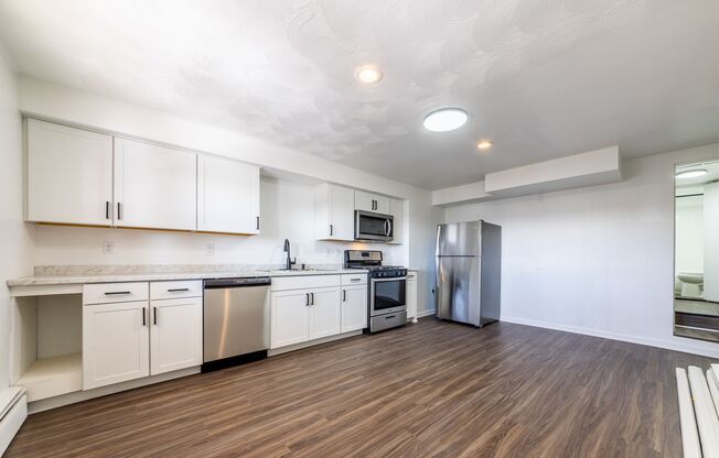 2 beds, 1 bath, $1,325, Unit Arlington